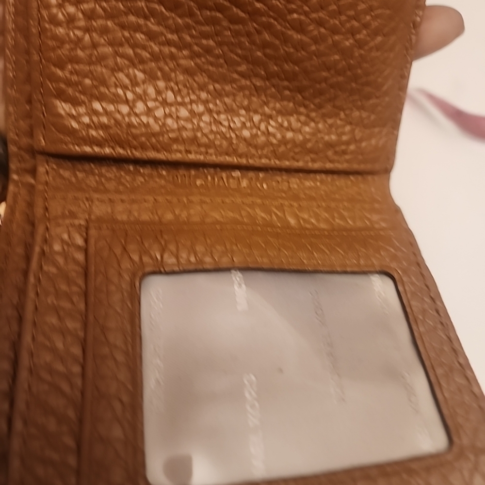 Michael Kors Cooper Wallet - Picture 5 of 7